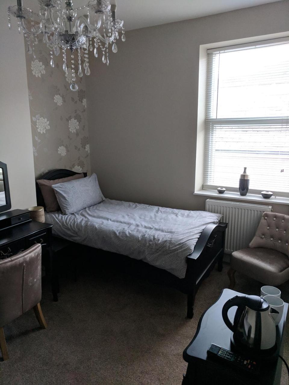 Lion House Bed & Breakfast With Restaurant Combe Martin Eksteriør billede