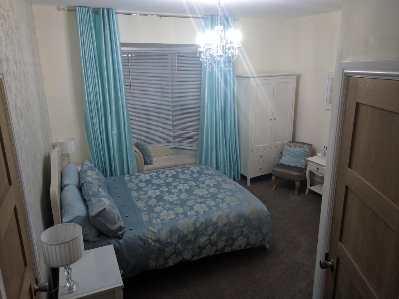 Lion House Bed & Breakfast With Restaurant Combe Martin Eksteriør billede