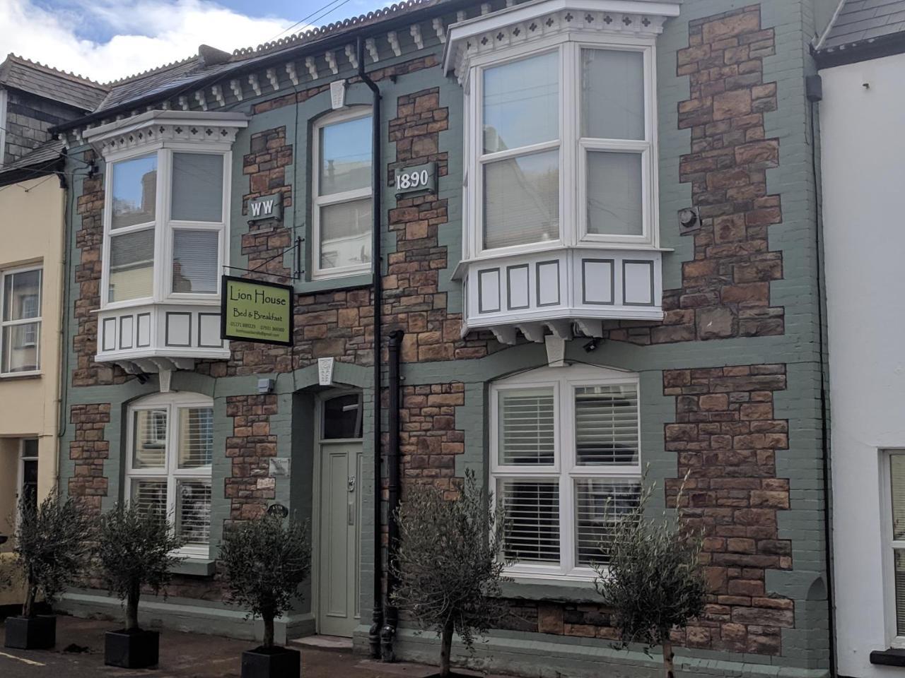 Lion House Bed & Breakfast With Restaurant Combe Martin Eksteriør billede